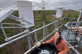 主要研究 graduate student Desneiges (Deni) Murray at the nitrogen collection site on 主要研究’s Thompson Farm in Durham, NH.